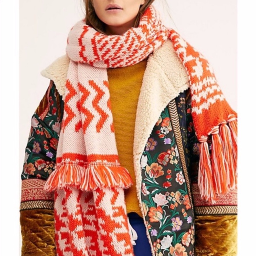 Free People Red and White Knit Scarf - Picture 4 of 8